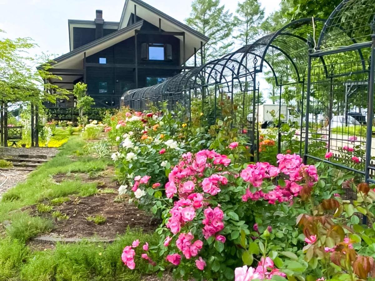 Ritz Garden Niji Guest House Biei Bagian luar foto