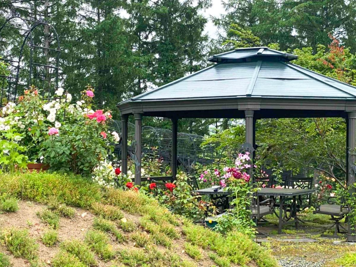 Ritz Garden Niji Guest House Biei Bagian luar foto