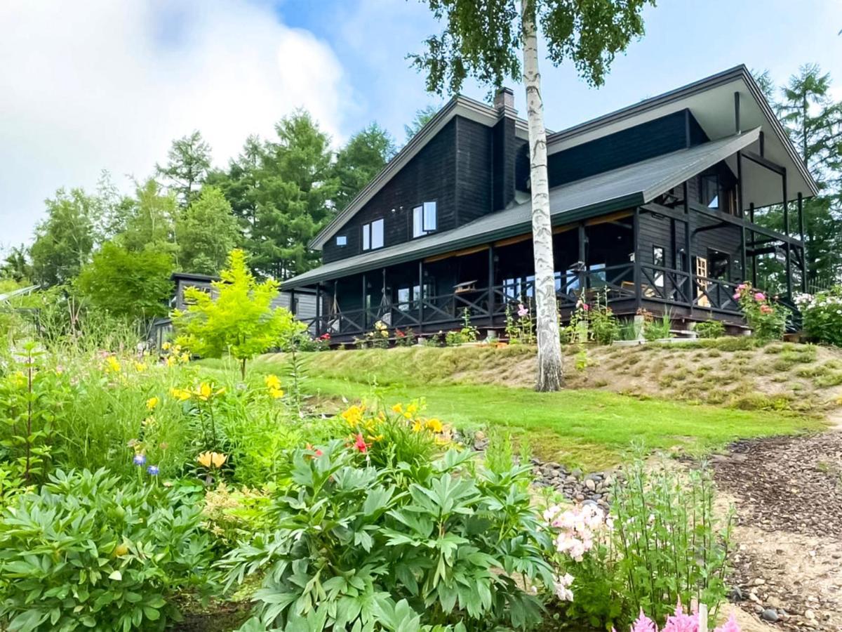 Ritz Garden Niji Guest House Biei Bagian luar foto