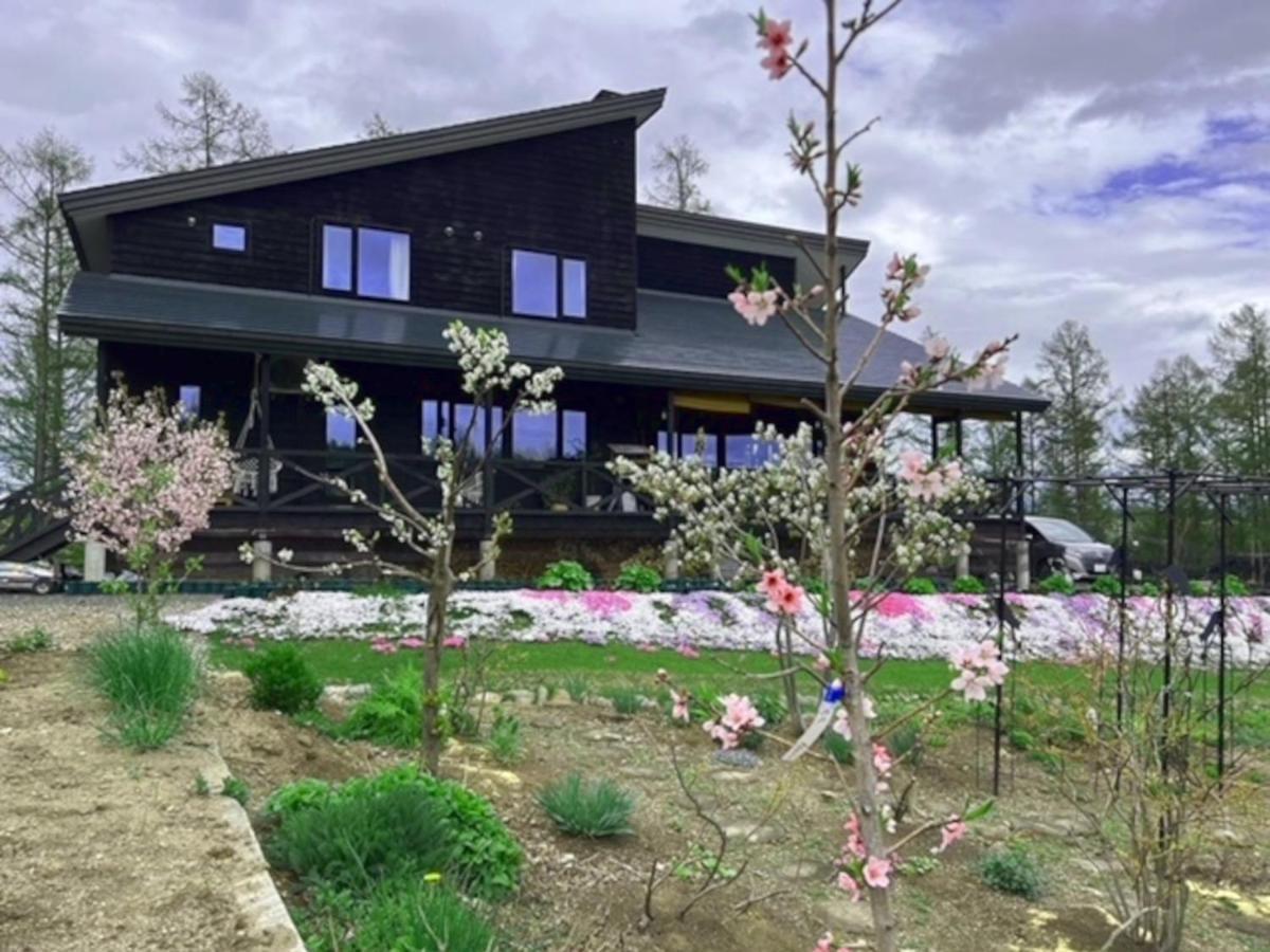 Ritz Garden Niji Guest House Biei Bagian luar foto