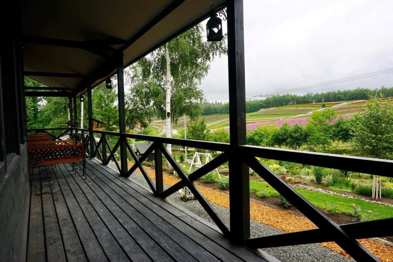 Ritz Garden Niji Guest House Biei Bagian luar foto