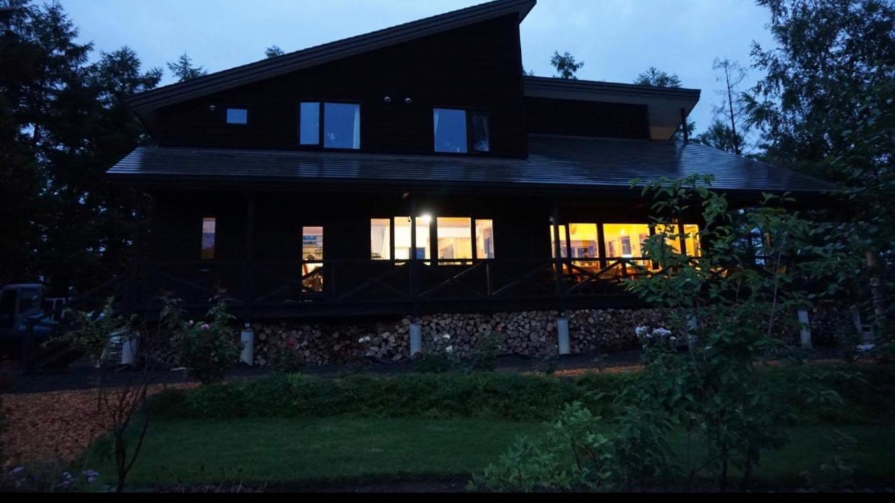 Ritz Garden Niji Guest House Biei Bagian luar foto