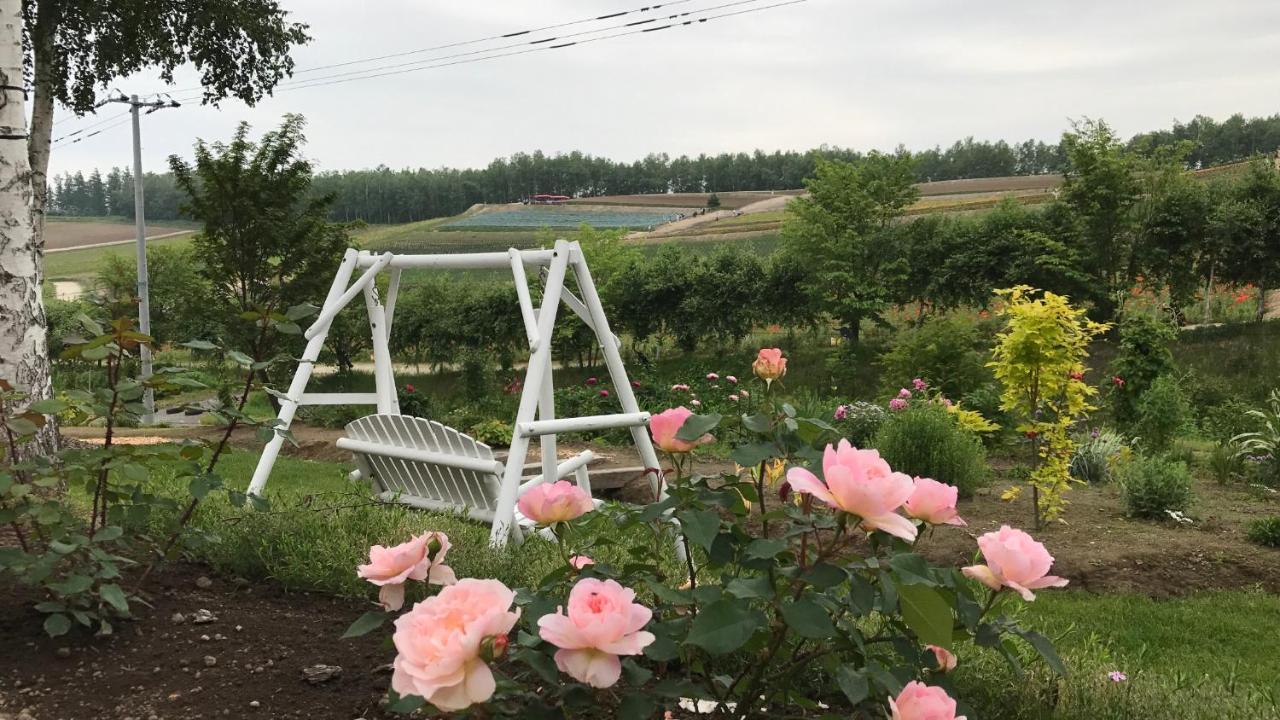 Ritz Garden Niji Guest House Biei Bagian luar foto