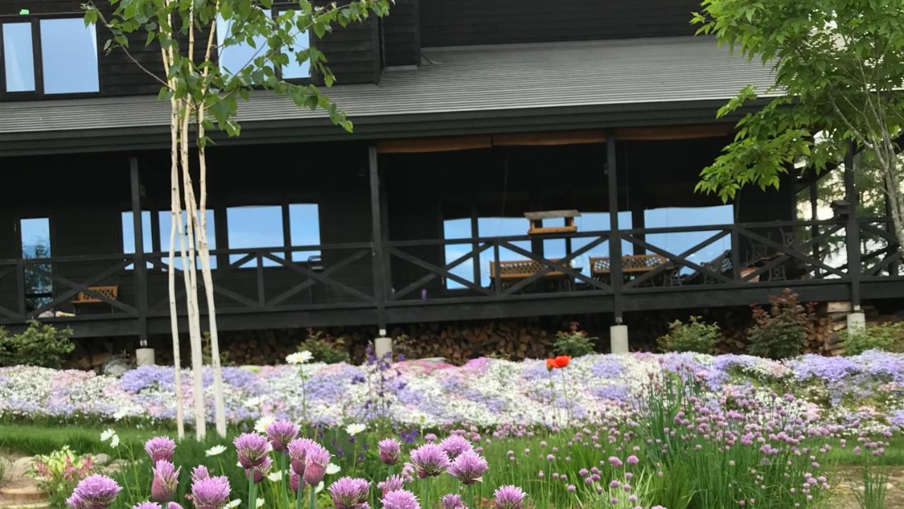 Ritz Garden Niji Guest House Biei Bagian luar foto