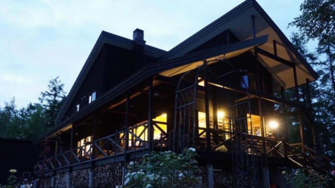 Ritz Garden Niji Guest House Biei Bagian luar foto